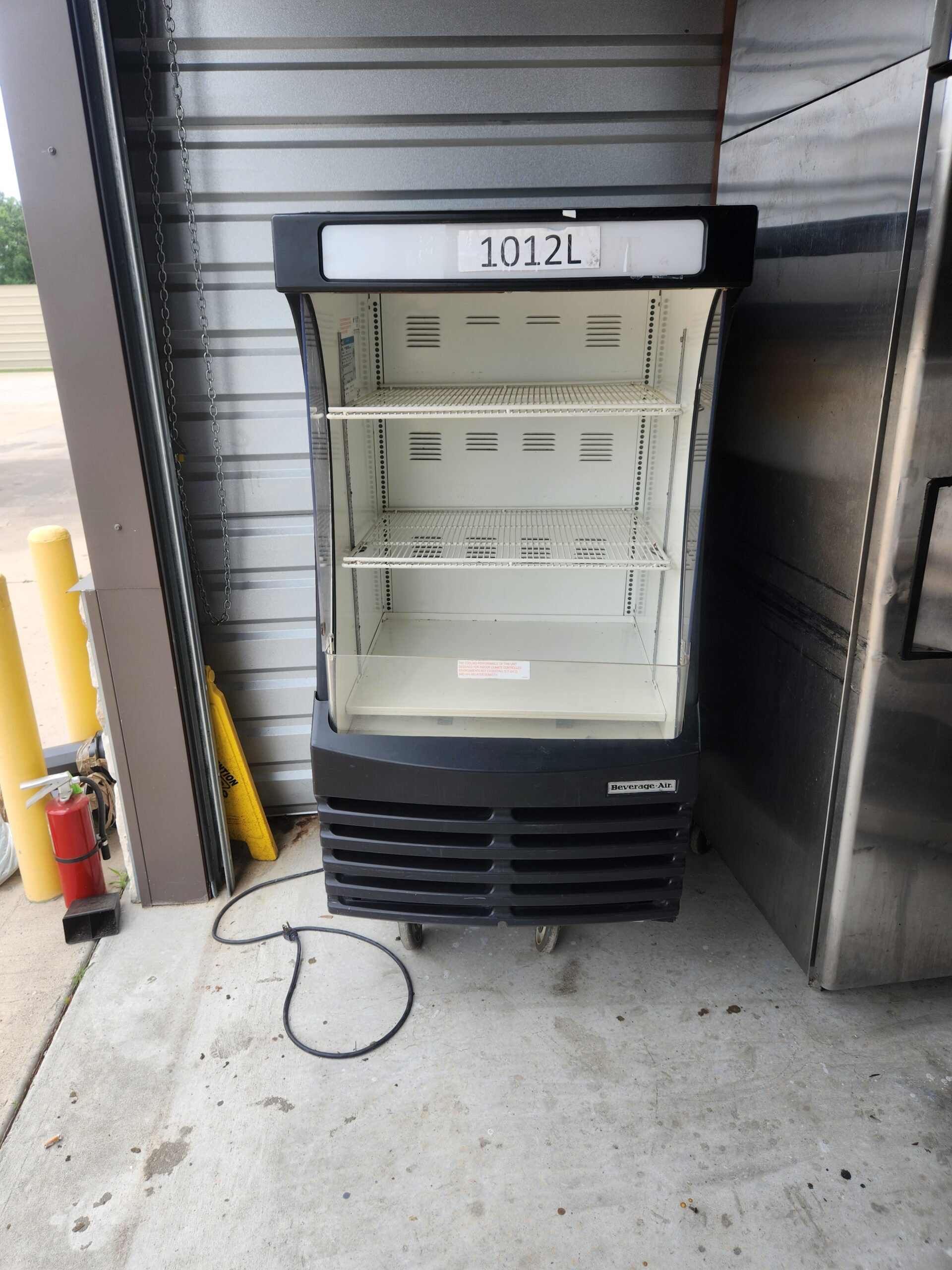 OPEN AIR GRAB & GO COOLER Used Equipment