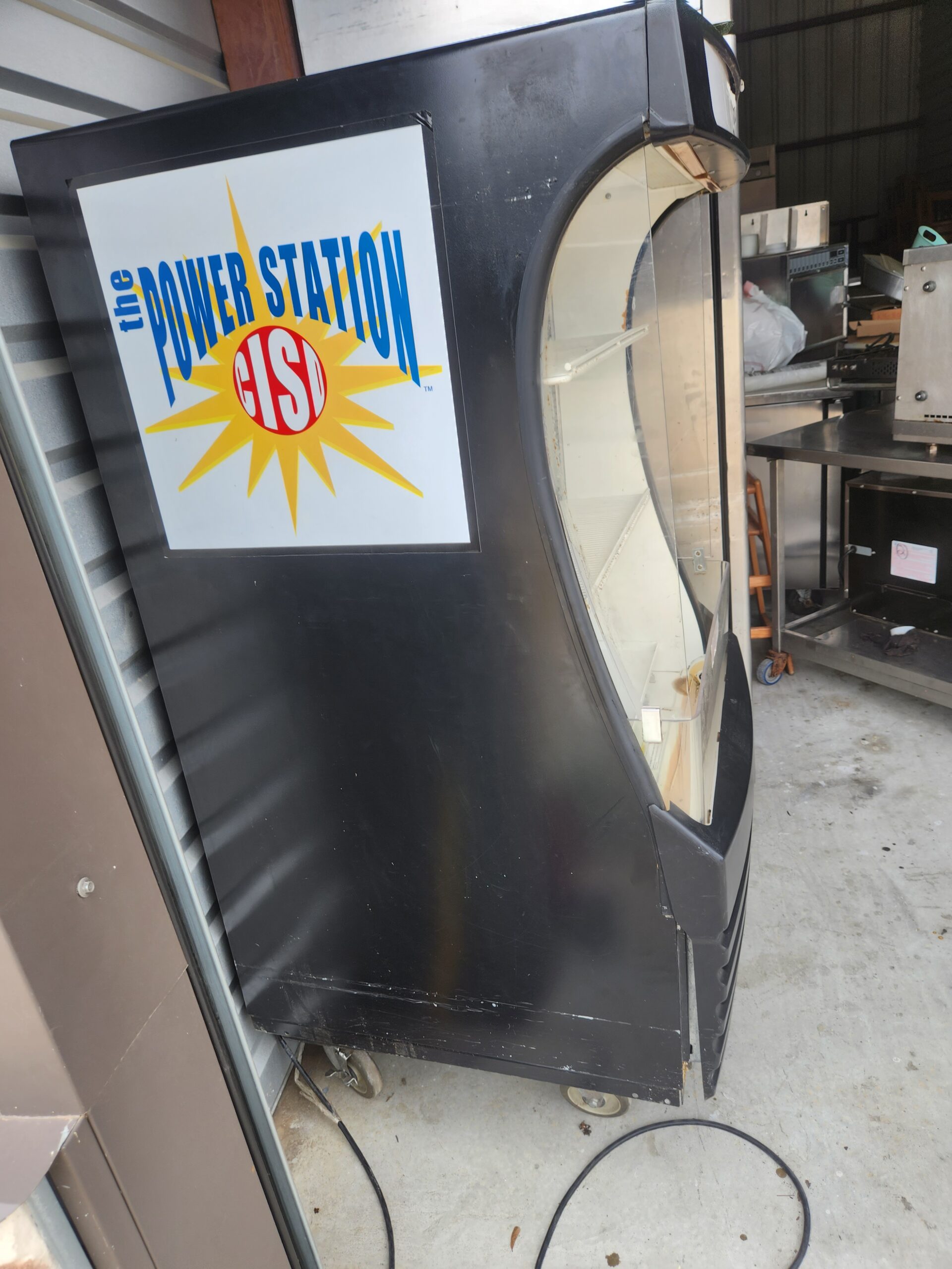 OPEN AIR GRAB & GO COOLER Used Equipment