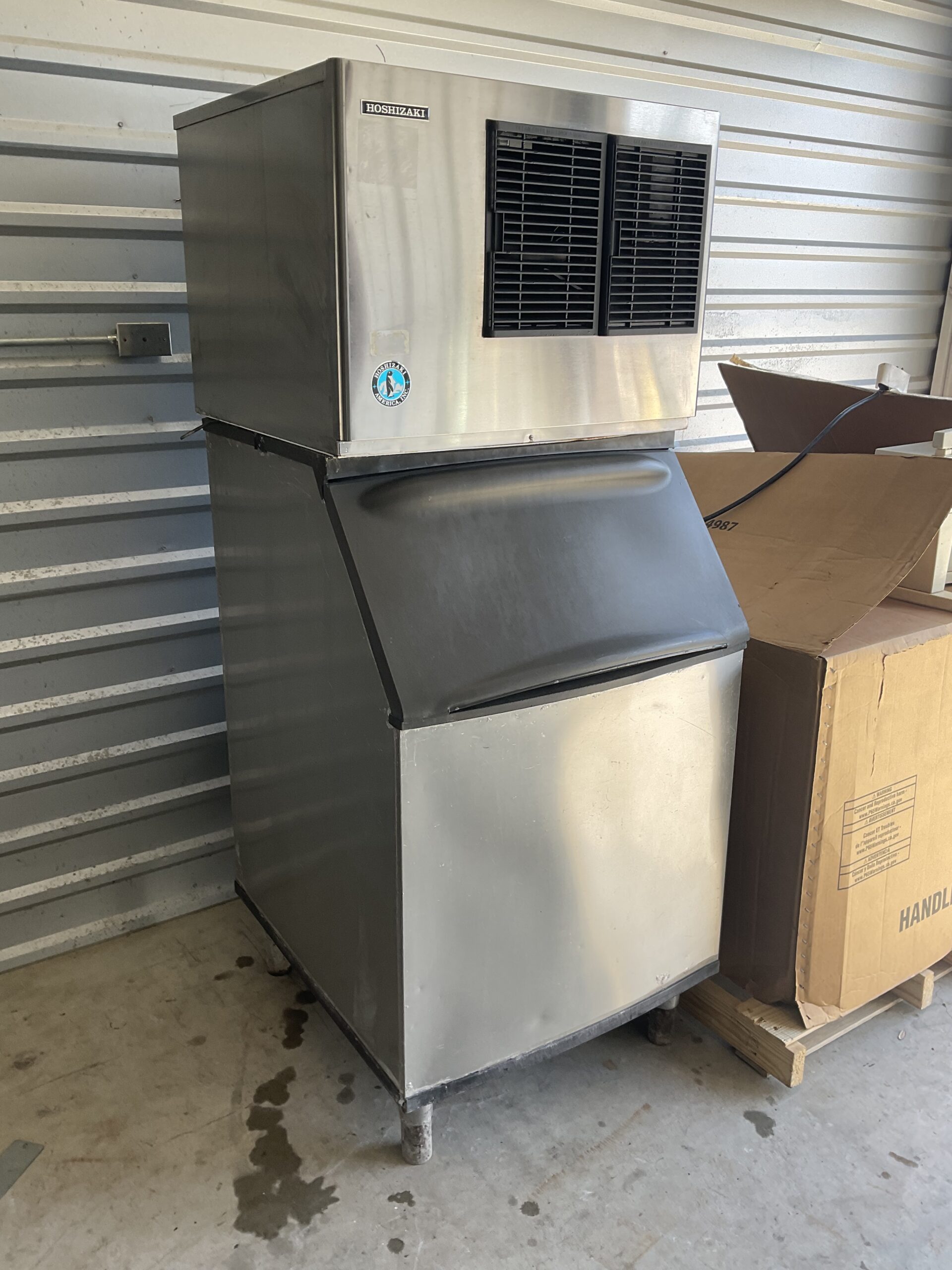 HOSHIZAKI ICE MACHINE WITH BIN 450LBS Used Equipment