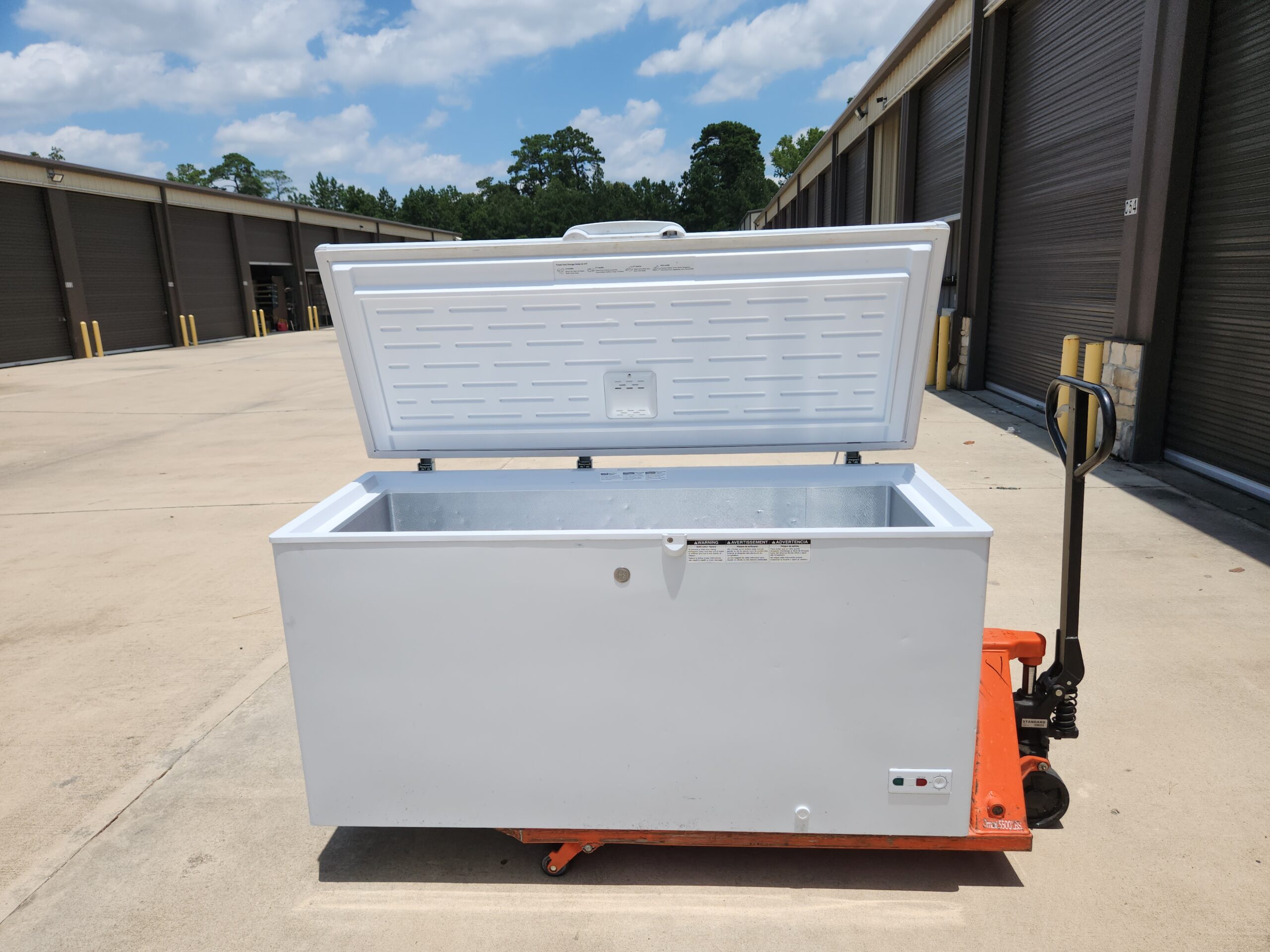 62” G&E DEFREEZER BARELY USED COMMERCIAL FREEZER. Used Equipment