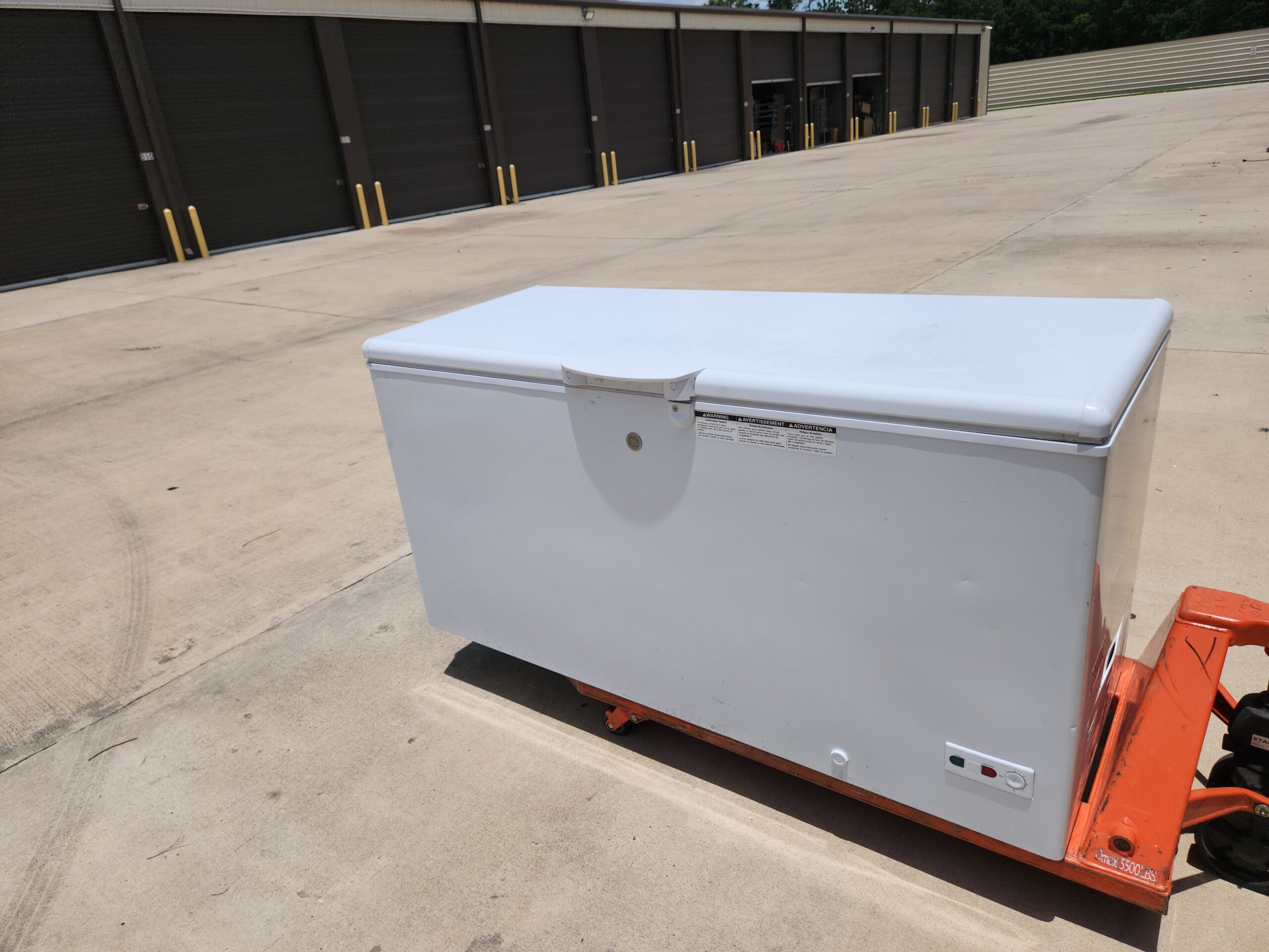 62” G&E DEFREEZER BARELY USED COMMERCIAL FREEZER. Used Equipment