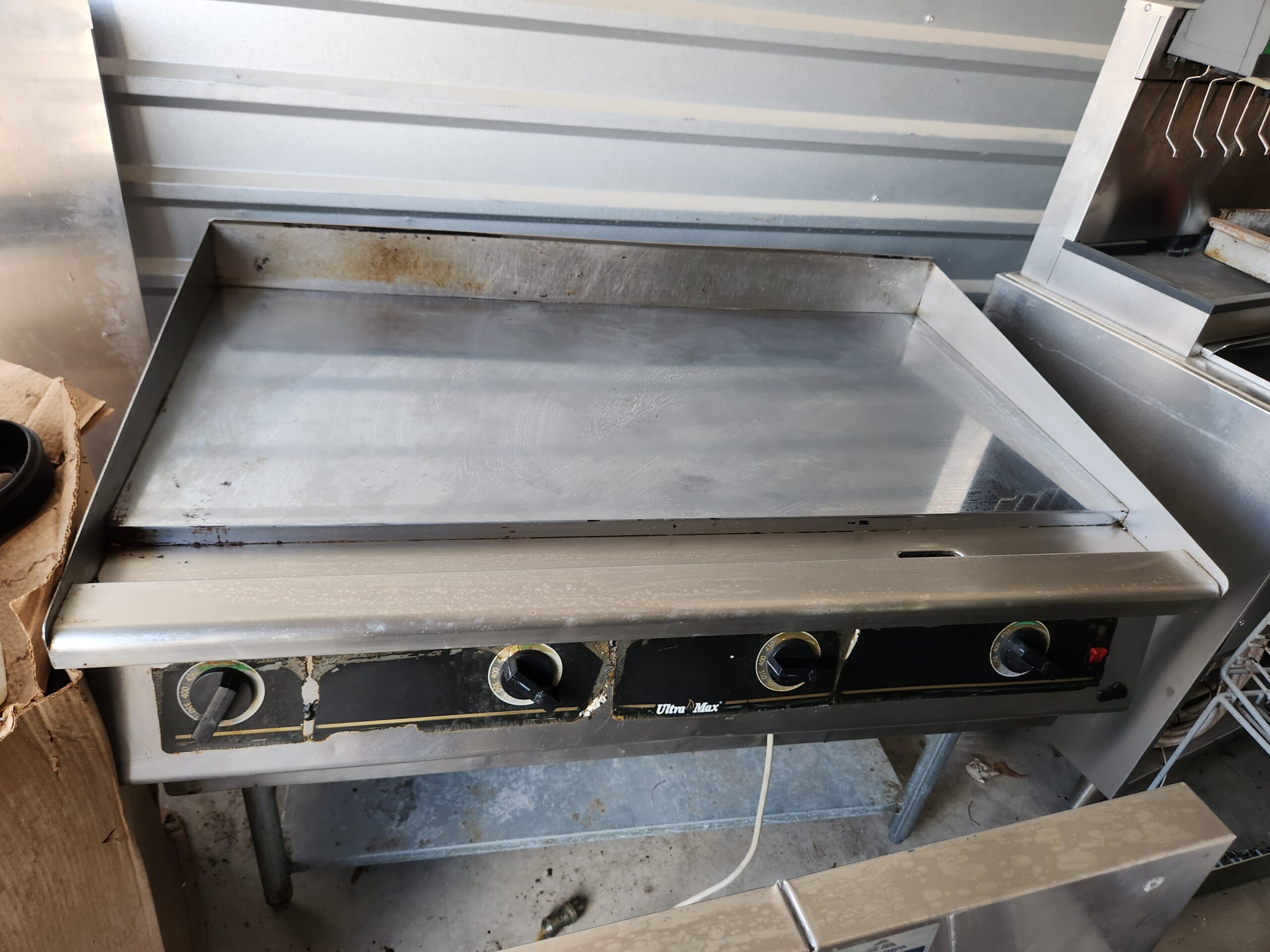 48”STAR ULTRA MAX GRIDDLE AUTOMATIC ELECTRIC PIOLET NATURAL GAS Used